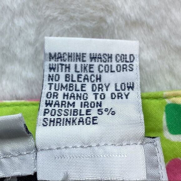 Lilly Pulitzer Floral And Rhino Print Capris Size 10 - Picture 4 of 10